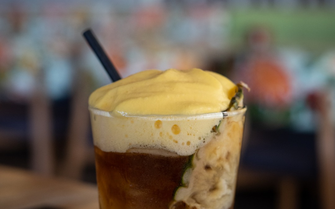 Van Polynesië naar je glas: het verhaal van de iconische Mai Tai cocktail