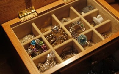 Je sieraden een plek geven in je woning: deze sieraden mogen niet ontbreken