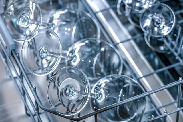 Vaatwasser aansluiten op de afvoer: zo werkt het